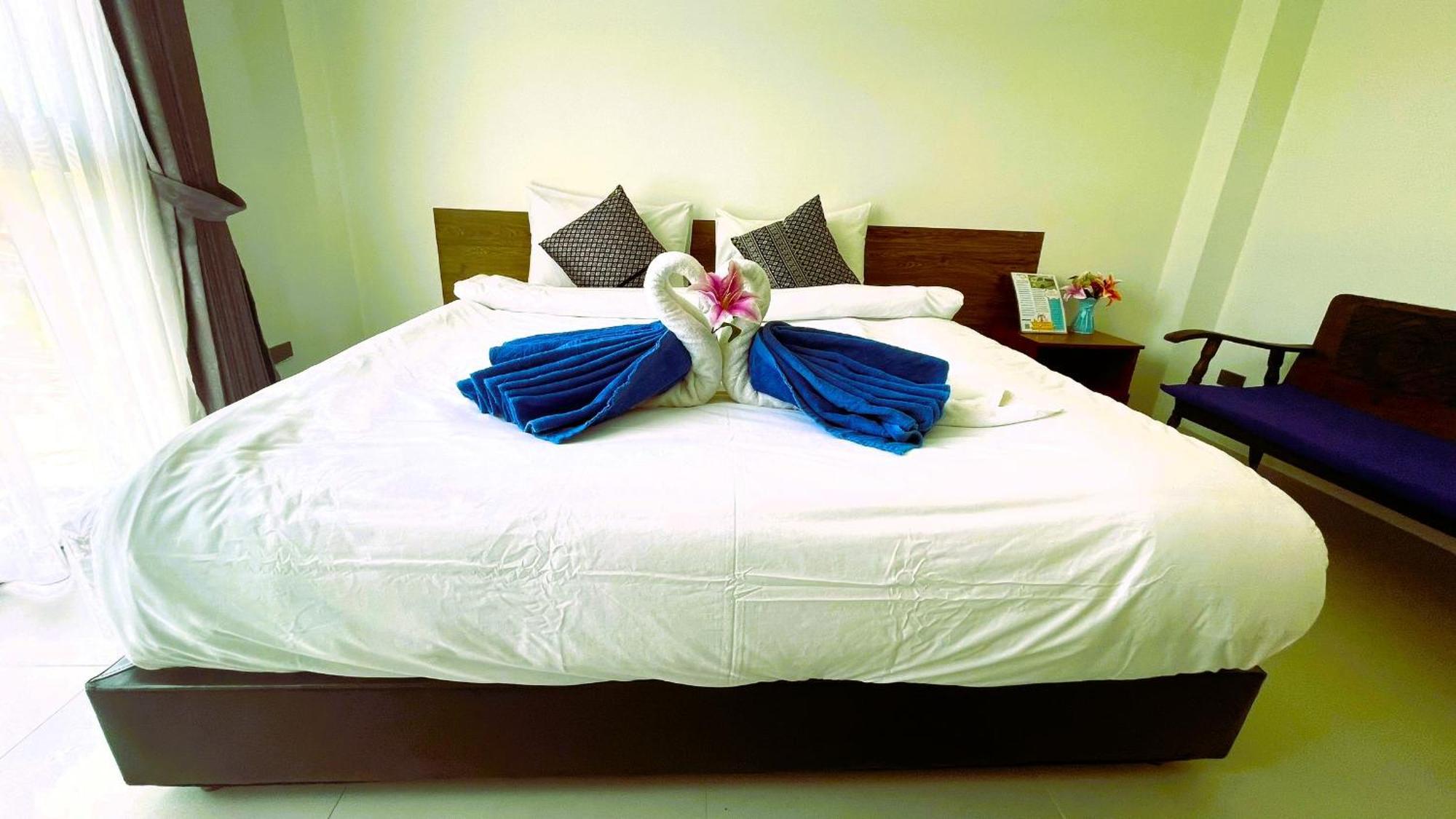 Rockstar Beach Apartments Bang Rak Beach  Exterior foto