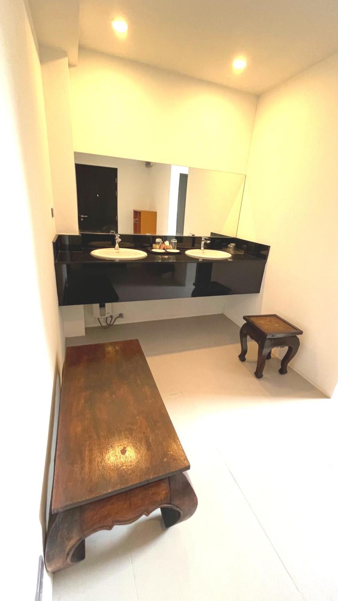 Rockstar Beach Apartments Bang Rak Beach  Exterior foto